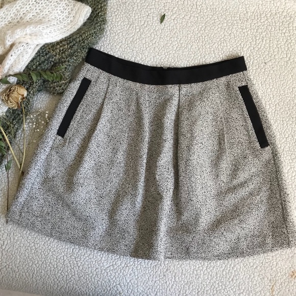 French Connection Dresses & Skirts - French Connection Grey Skirt Sz 8 French Connection Dresses & Skirts - French Connection Grey Skirt Sz 8